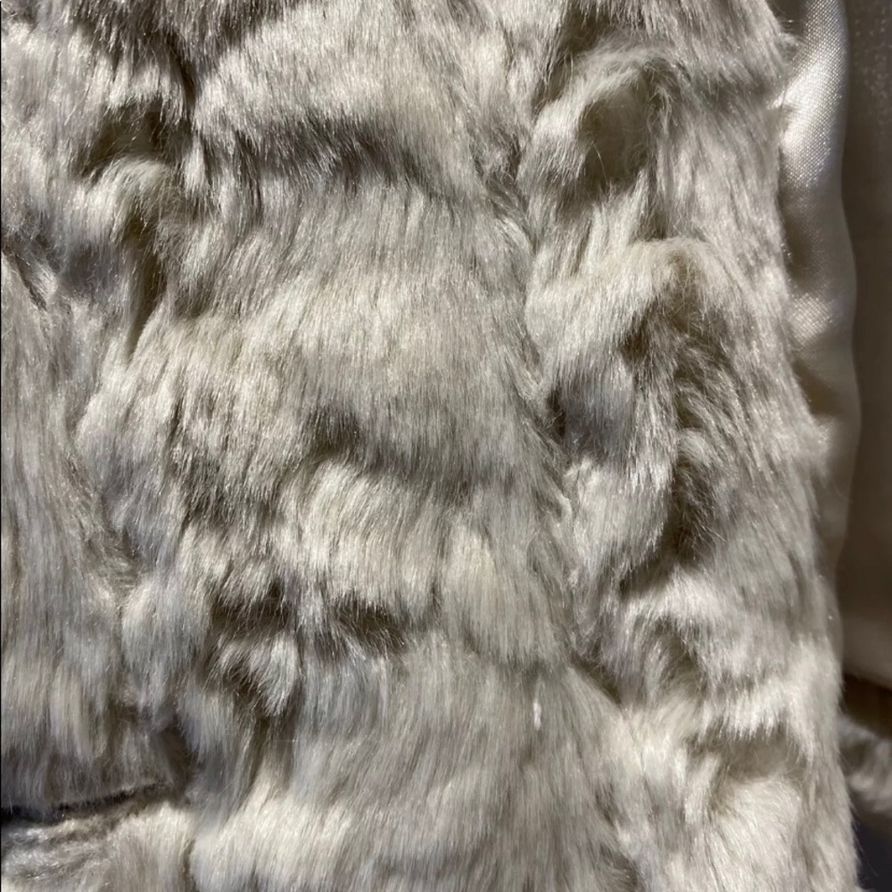 Faux fur coat - Picture 4 of 4